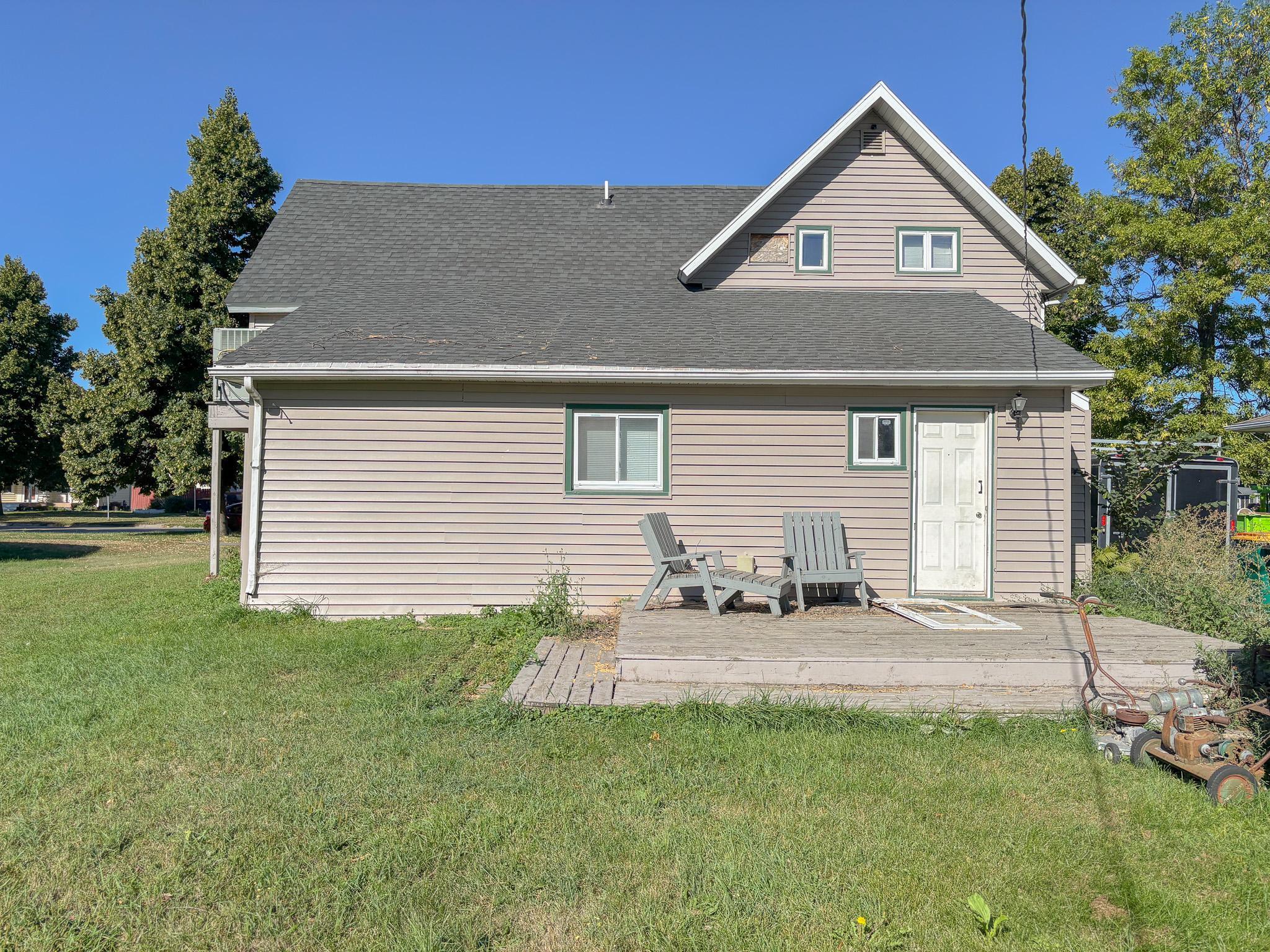 1915 single family home for sale at 421 Langer Avenue S in Casselton, ND — 5 bed, 4 bath (photo 38 of 42)