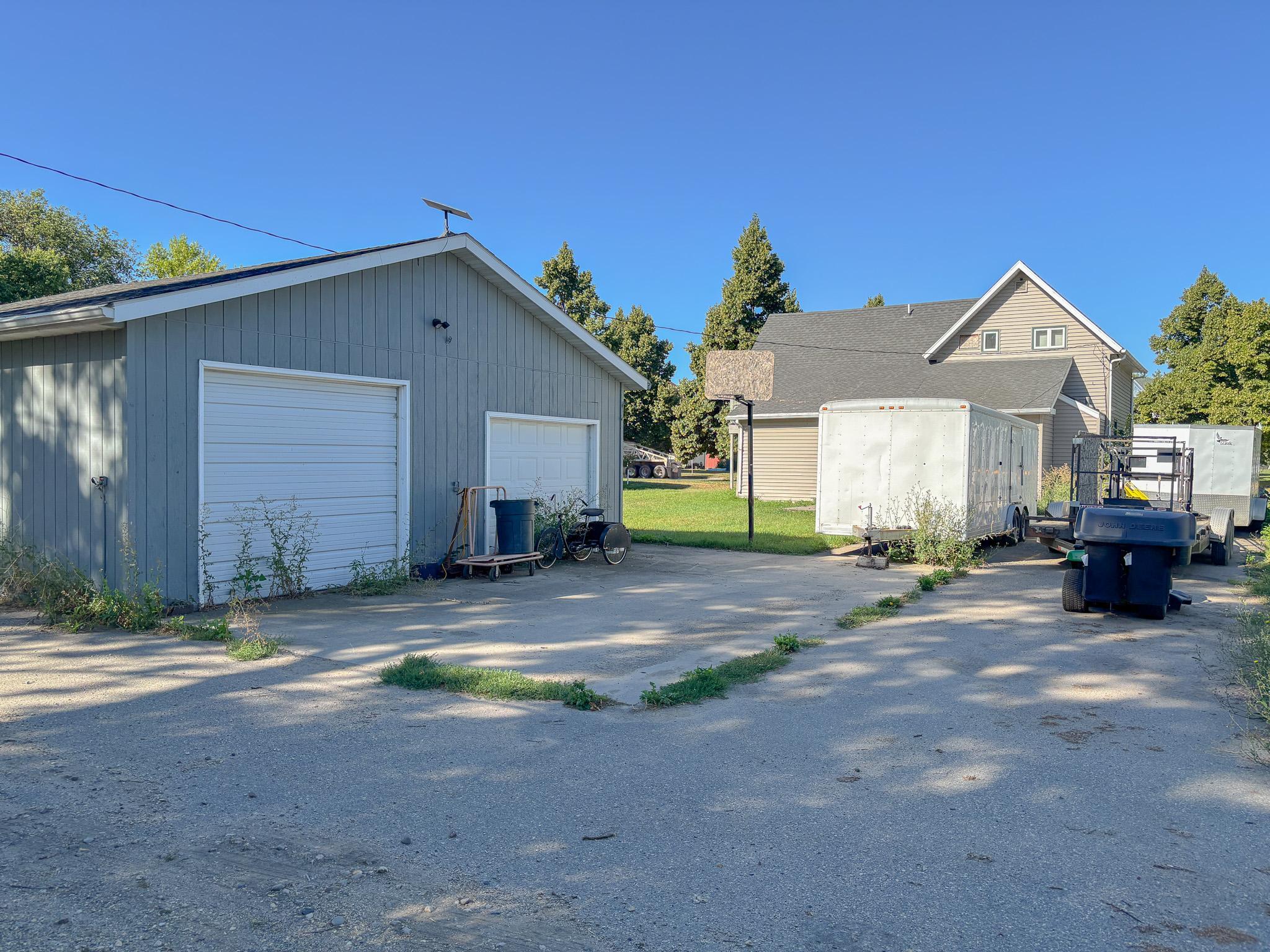 1915 single family home for sale at 421 Langer Avenue S in Casselton, ND — 5 bed, 4 bath (photo 39 of 42)