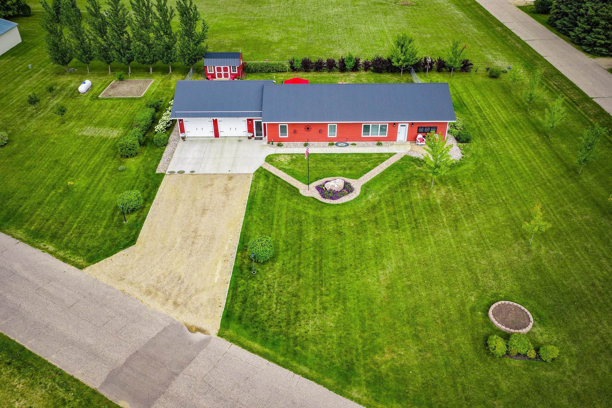 2020 single family home for sale at 573 Railroad Avenue in Gonvick, MN — 3 bed, 2 bath (photo 35 of 41)
