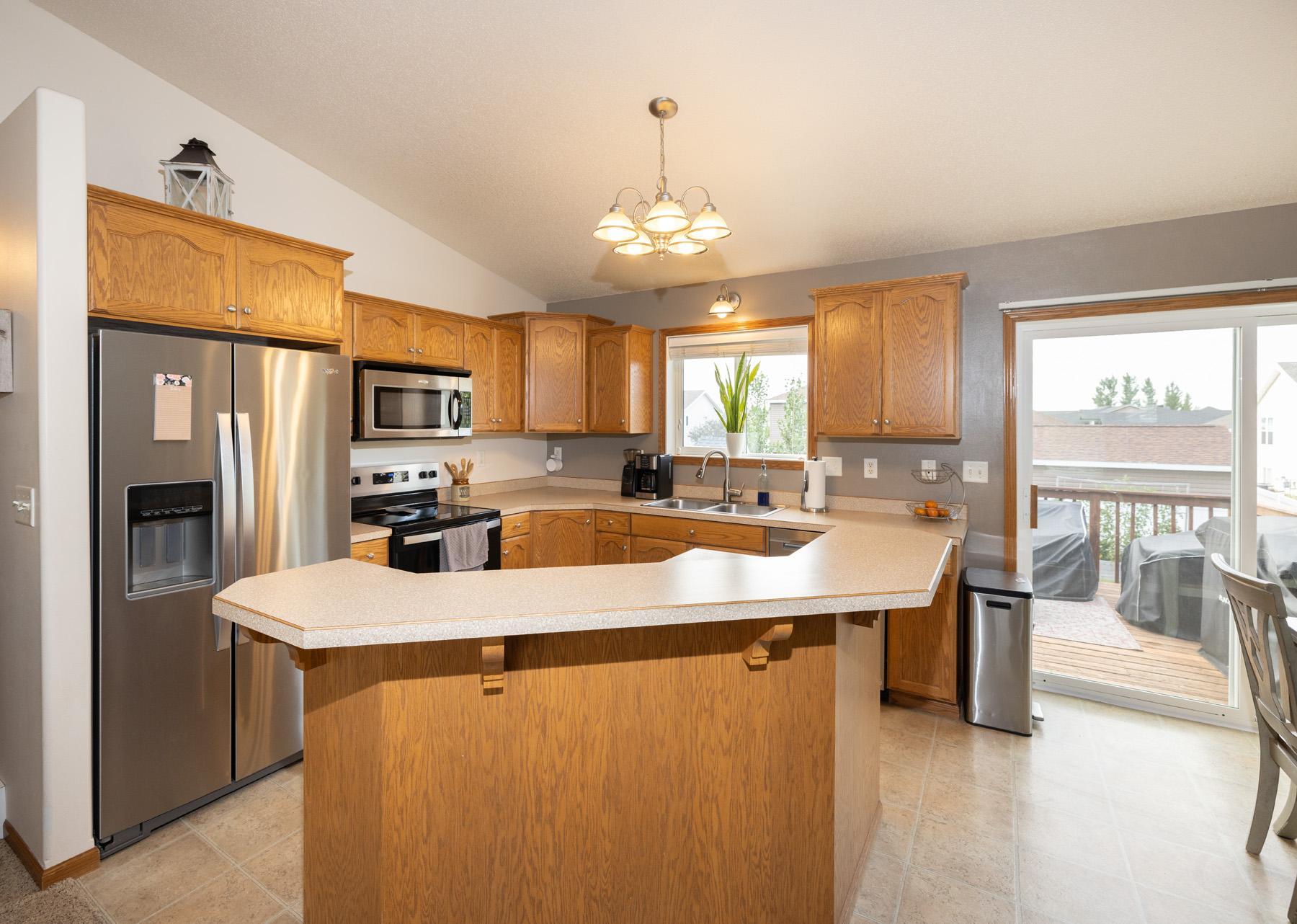 2006 single family home for sale at 1017 Westport Parkway in West Fargo, ND — 4 bed, 2 bath (photo 13 of 40)
