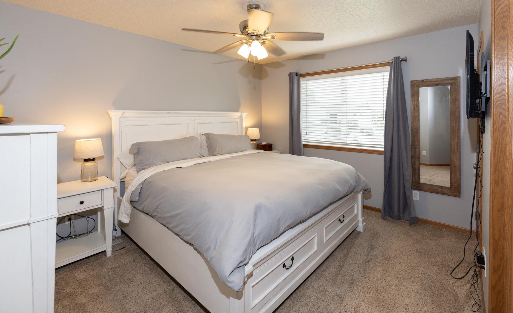 2006 single family home for sale at 1017 Westport Parkway in West Fargo, ND — 4 bed, 2 bath (photo 24 of 40)