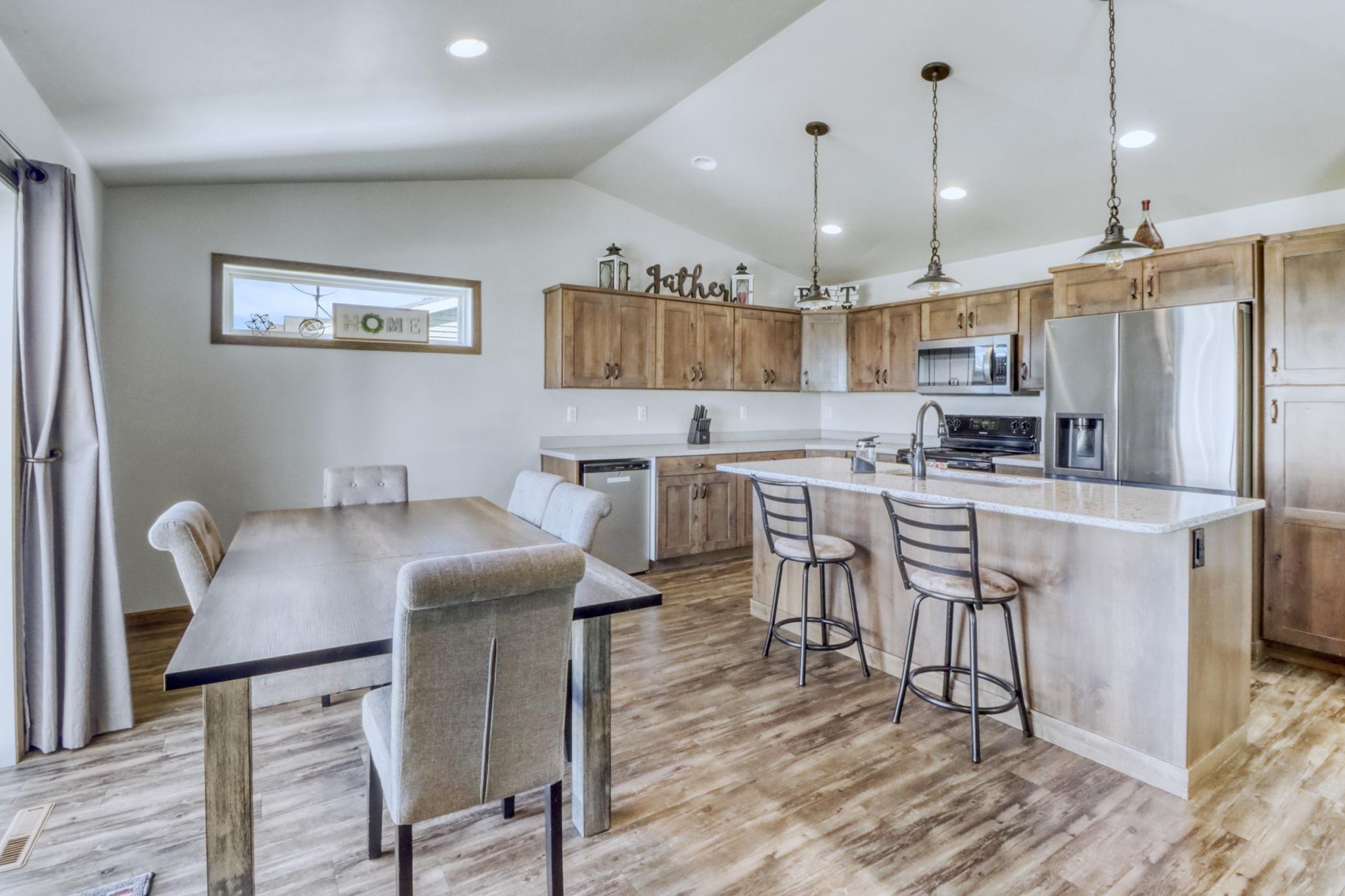 2015 single family home for sale at 5739 61st Street S in Fargo, ND — 3 bed, 2 bath (photo 12 of 44)
