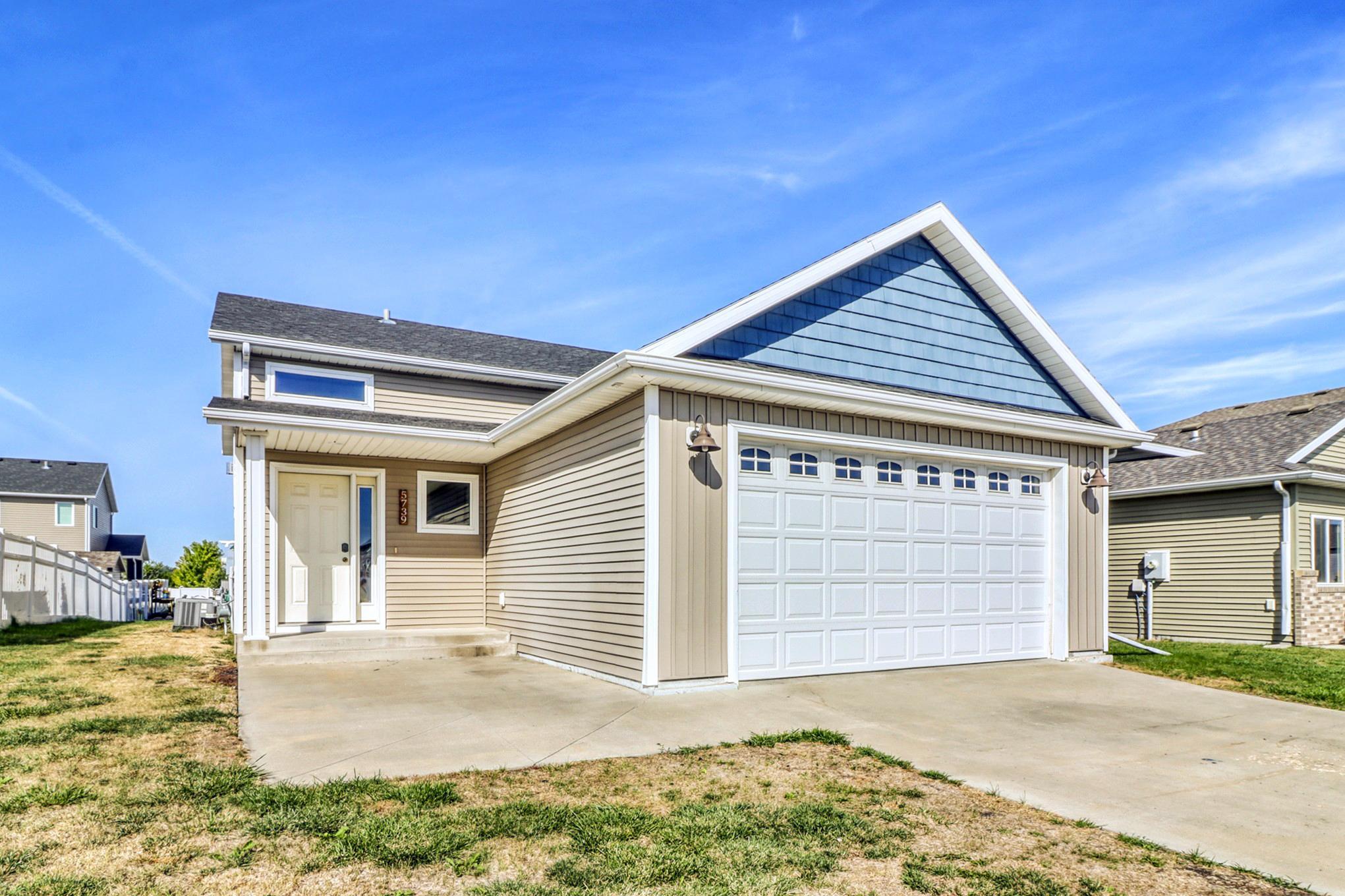 2015 single family home for sale at 5739 61st Street S in Fargo, ND — 3 bed, 2 bath (photo 3 of 44)