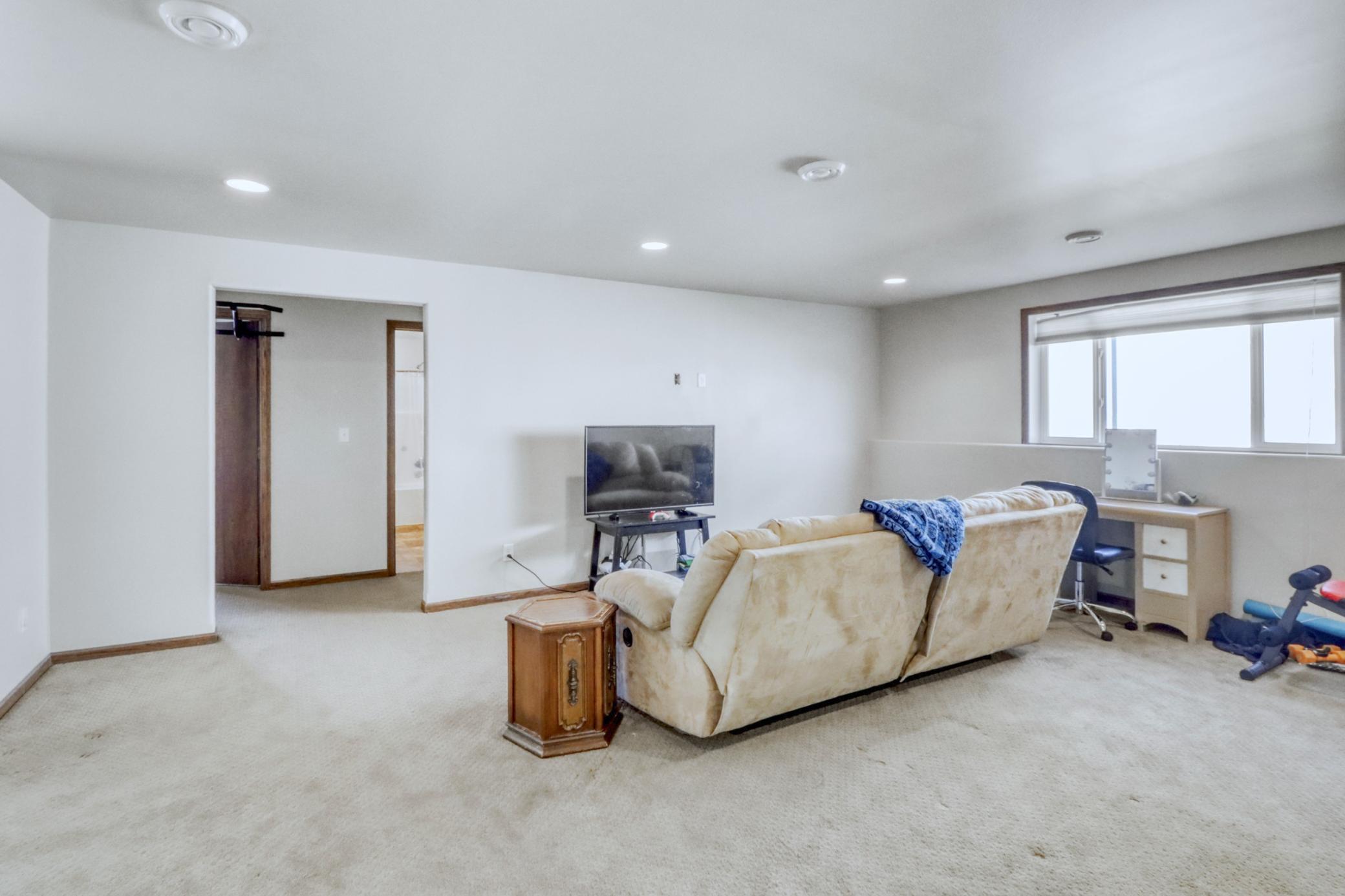 2015 single family home for sale at 5739 61st Street S in Fargo, ND — 3 bed, 2 bath (photo 30 of 44)