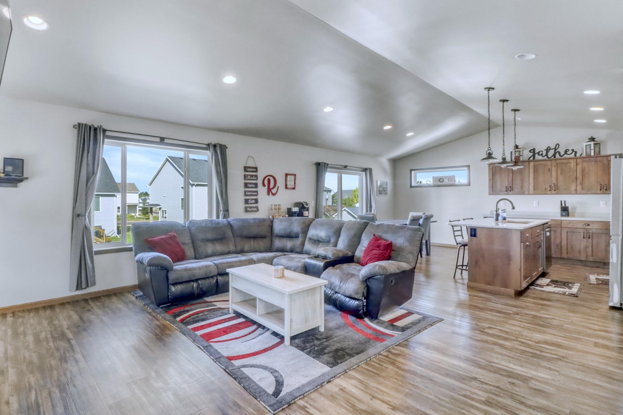 2015 single family home for sale at 5739 61st Street S in Fargo, ND — 3 bed, 2 bath (photo 7 of 44)