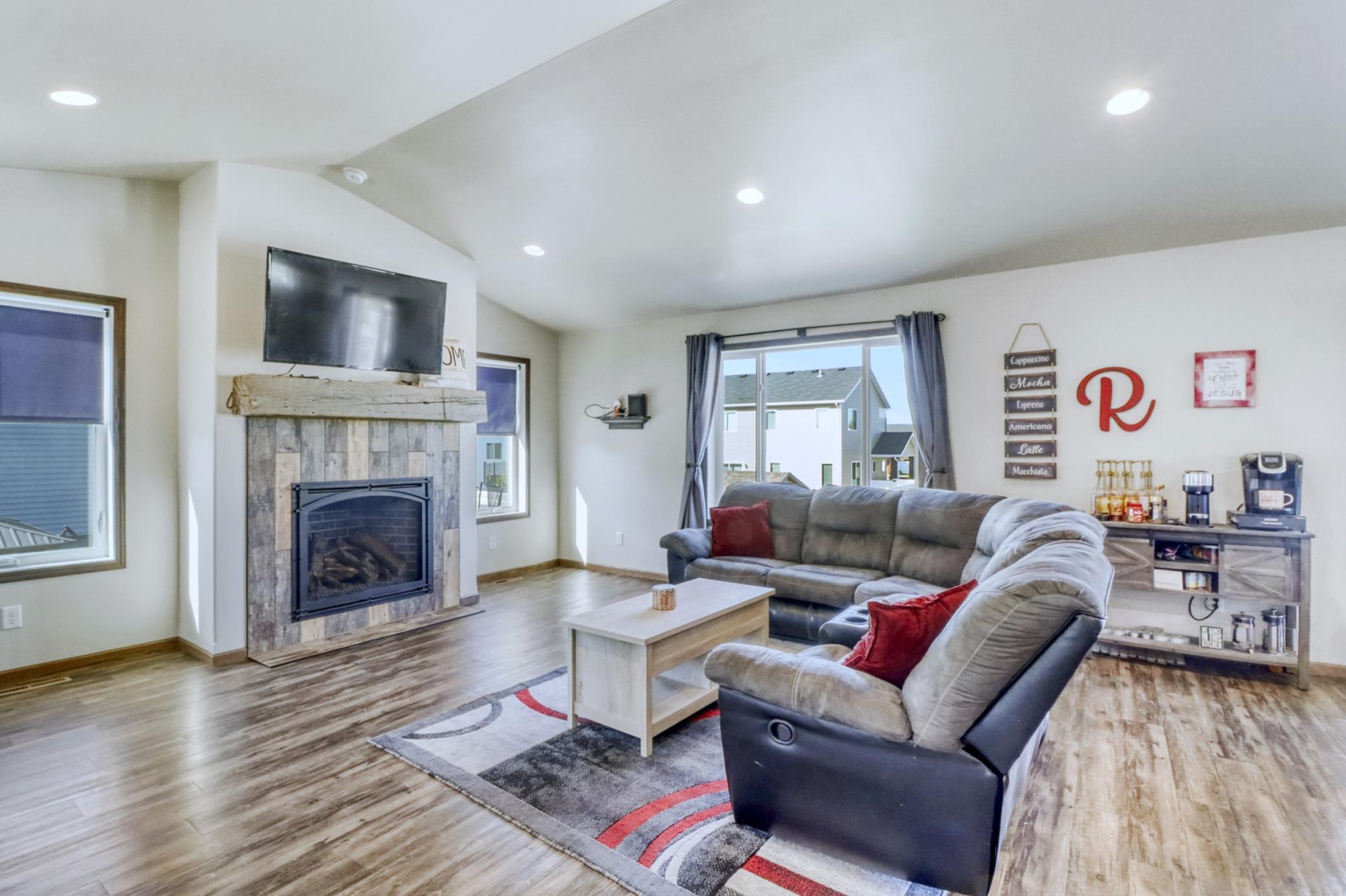 2015 single family home for sale at 5739 61st Street S in Fargo, ND — 3 bed, 2 bath (photo 8 of 44)