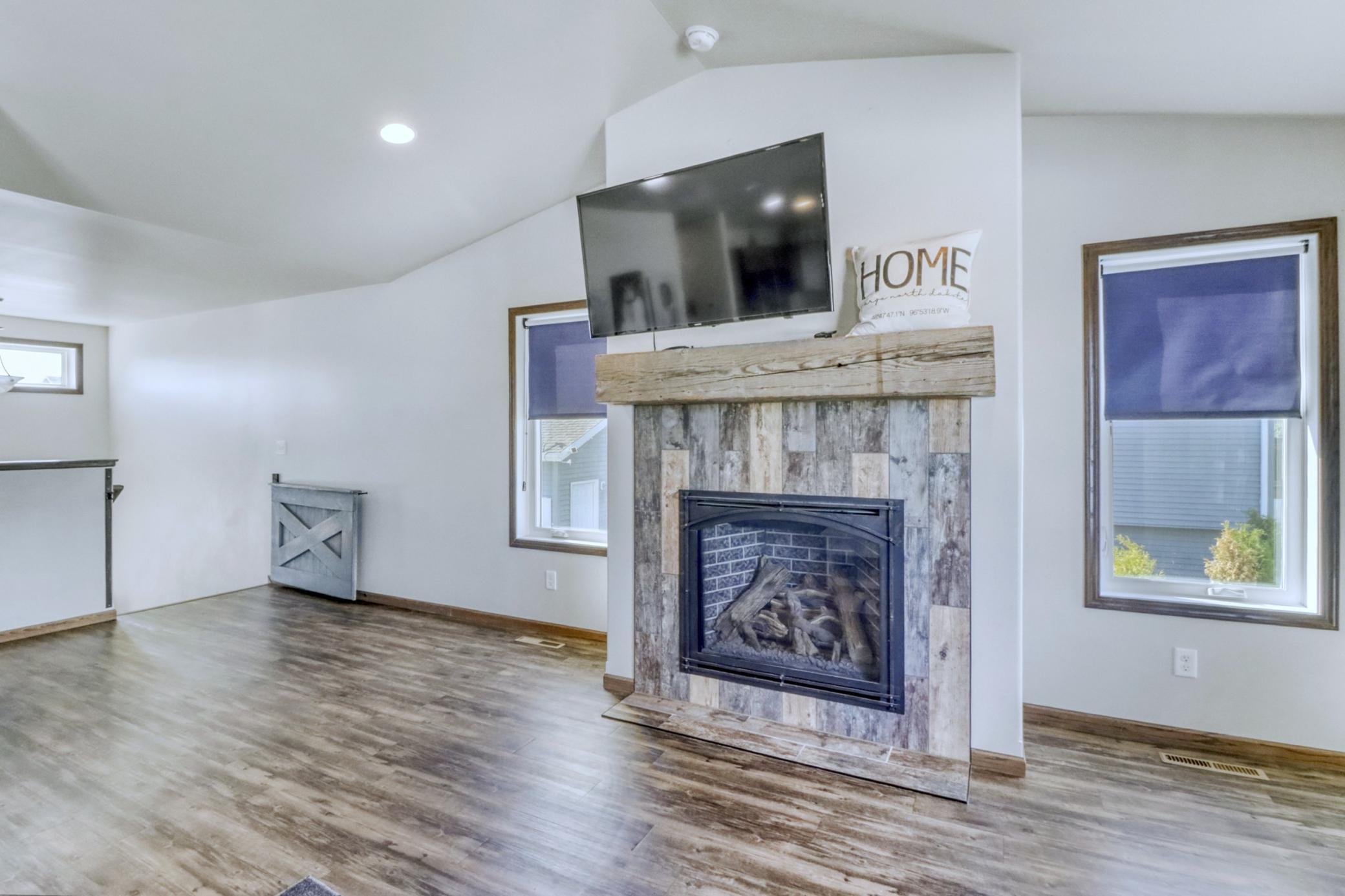 2015 single family home for sale at 5739 61st Street S in Fargo, ND — 3 bed, 2 bath (photo 10 of 44)