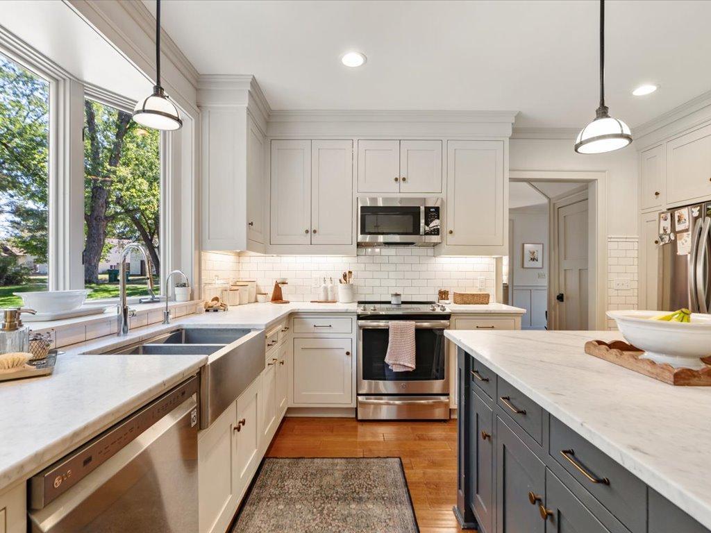 1910 single family home for sale at 905 Bluff Avenue in Brainerd, MN — 3 bed, 2 bath (photo 13 of 60)