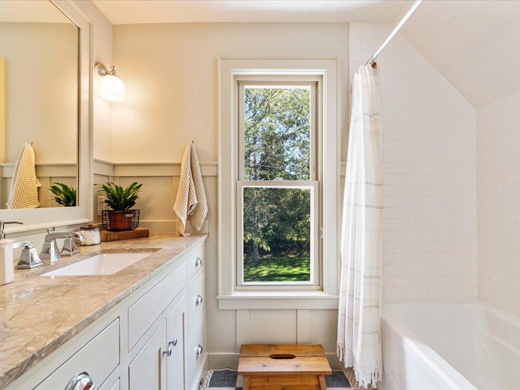 1910 single family home for sale at 905 Bluff Avenue in Brainerd, MN — 3 bed, 2 bath (photo 21 of 60)