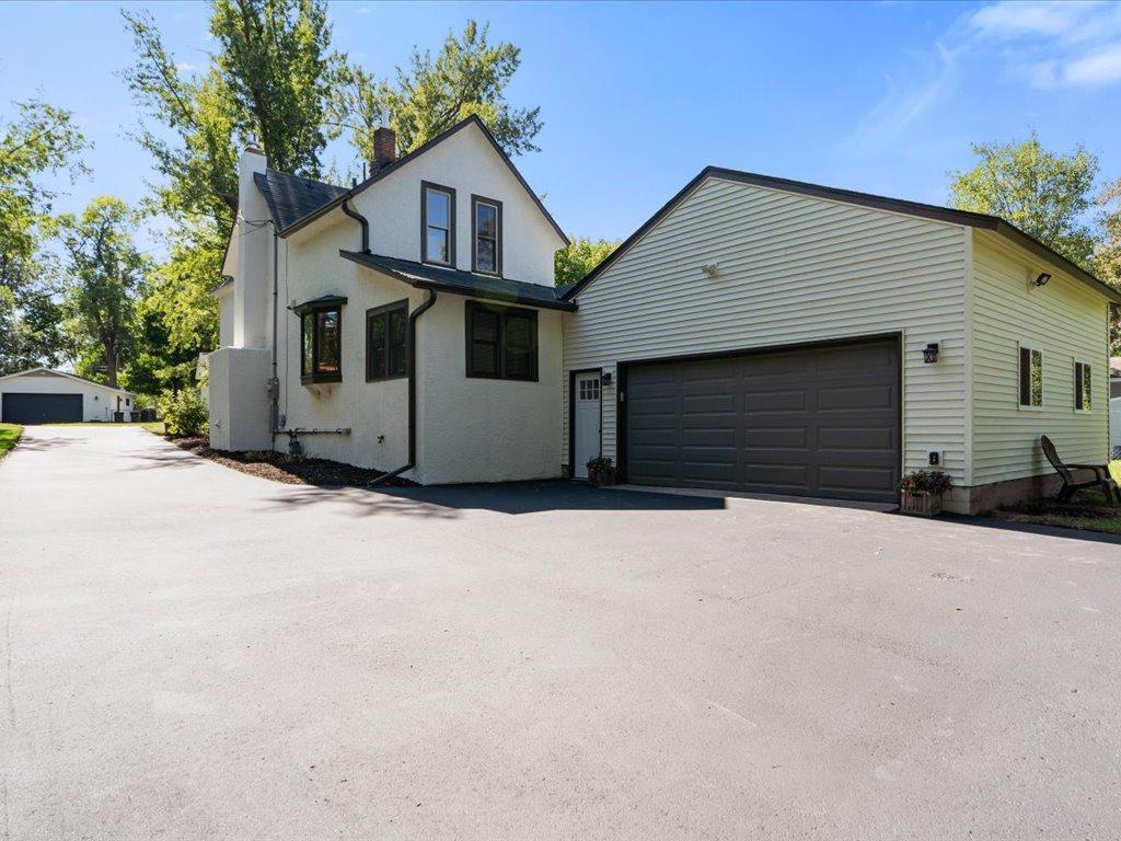 1910 single family home for sale at 905 Bluff Avenue in Brainerd, MN — 3 bed, 2 bath (photo 35 of 60)