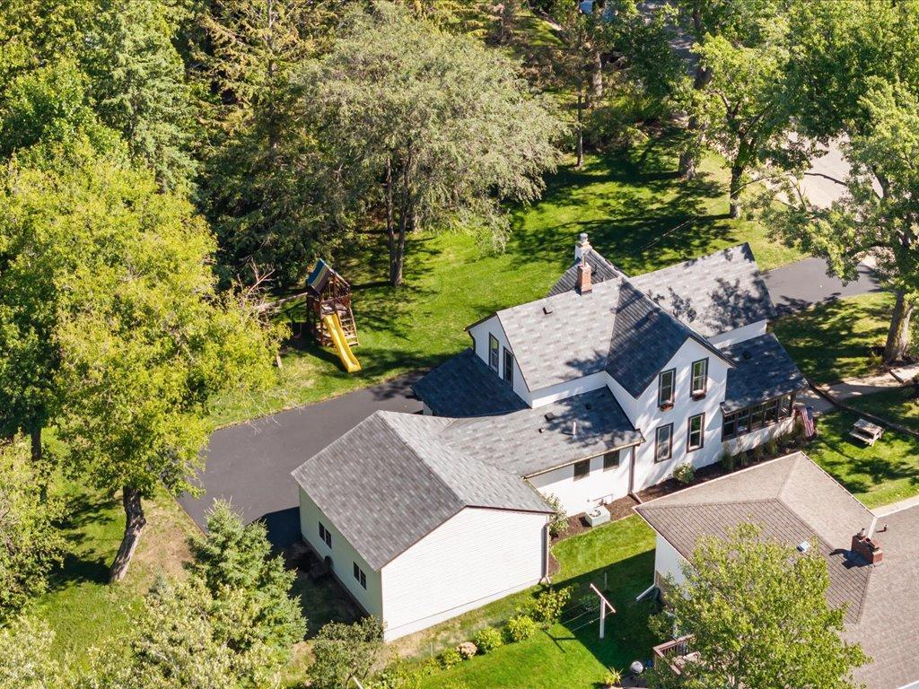 1910 single family home for sale at 905 Bluff Avenue in Brainerd, MN — 3 bed, 2 bath (photo 38 of 60)
