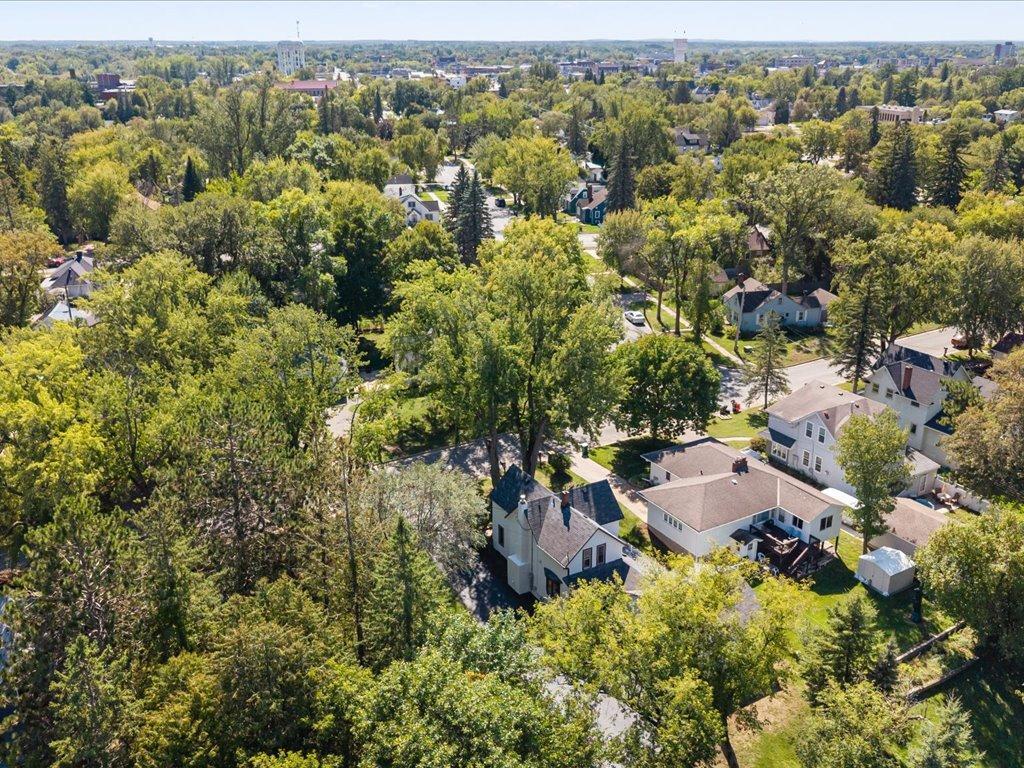 1910 single family home for sale at 905 Bluff Avenue in Brainerd, MN — 3 bed, 2 bath (photo 46 of 60)