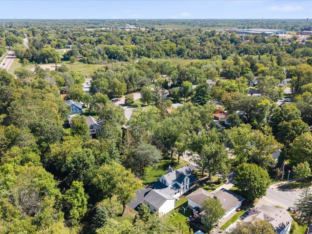 1910 single family home for sale at 905 Bluff Avenue in Brainerd, MN — 3 bed, 2 bath (photo 54 of 60)