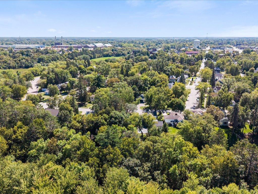 1910 single family home for sale at 905 Bluff Avenue in Brainerd, MN — 3 bed, 2 bath (photo 55 of 60)