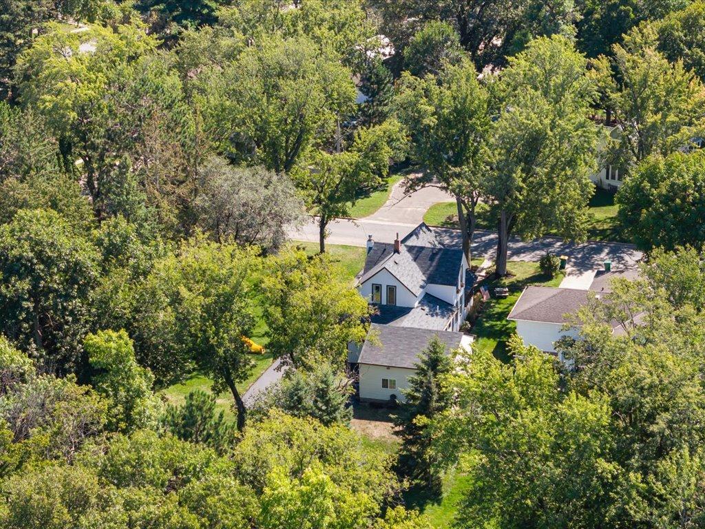 1910 single family home for sale at 905 Bluff Avenue in Brainerd, MN — 3 bed, 2 bath (photo 56 of 60)