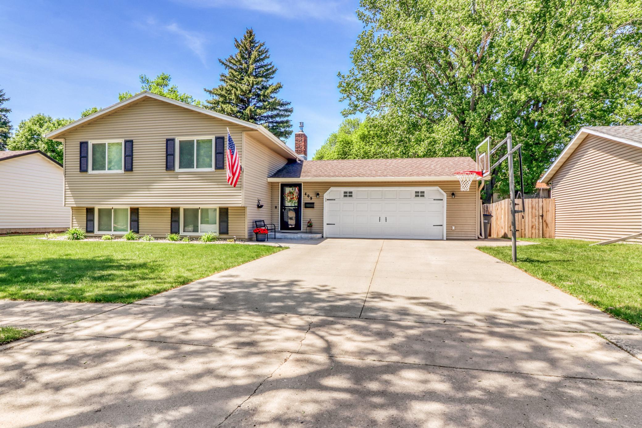 409 Oakway, Moorhead, MN
