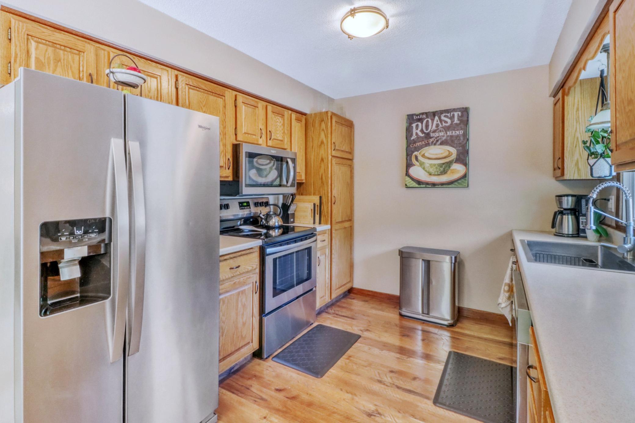 1975 single family home for sale at 409 Oakway in Moorhead, MN — 4 bed, 2 bath (photo 14 of 50)