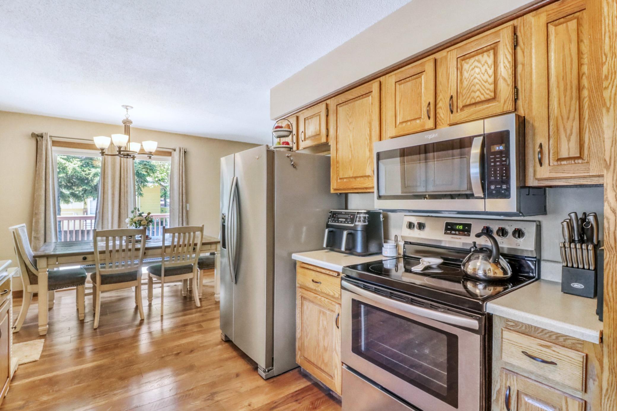 1975 single family home for sale at 409 Oakway in Moorhead, MN — 4 bed, 2 bath (photo 15 of 50)