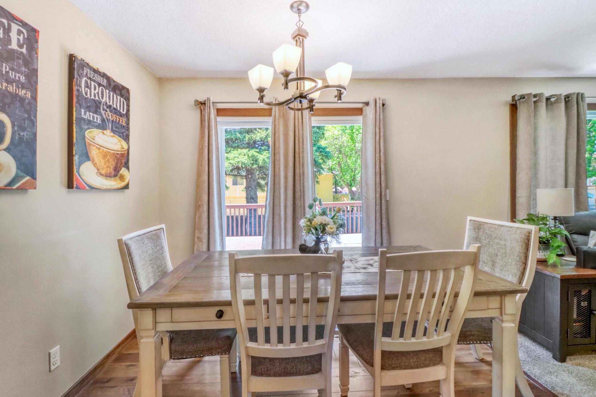 1975 single family home for sale at 409 Oakway in Moorhead, MN — 4 bed, 2 bath (photo 18 of 50)