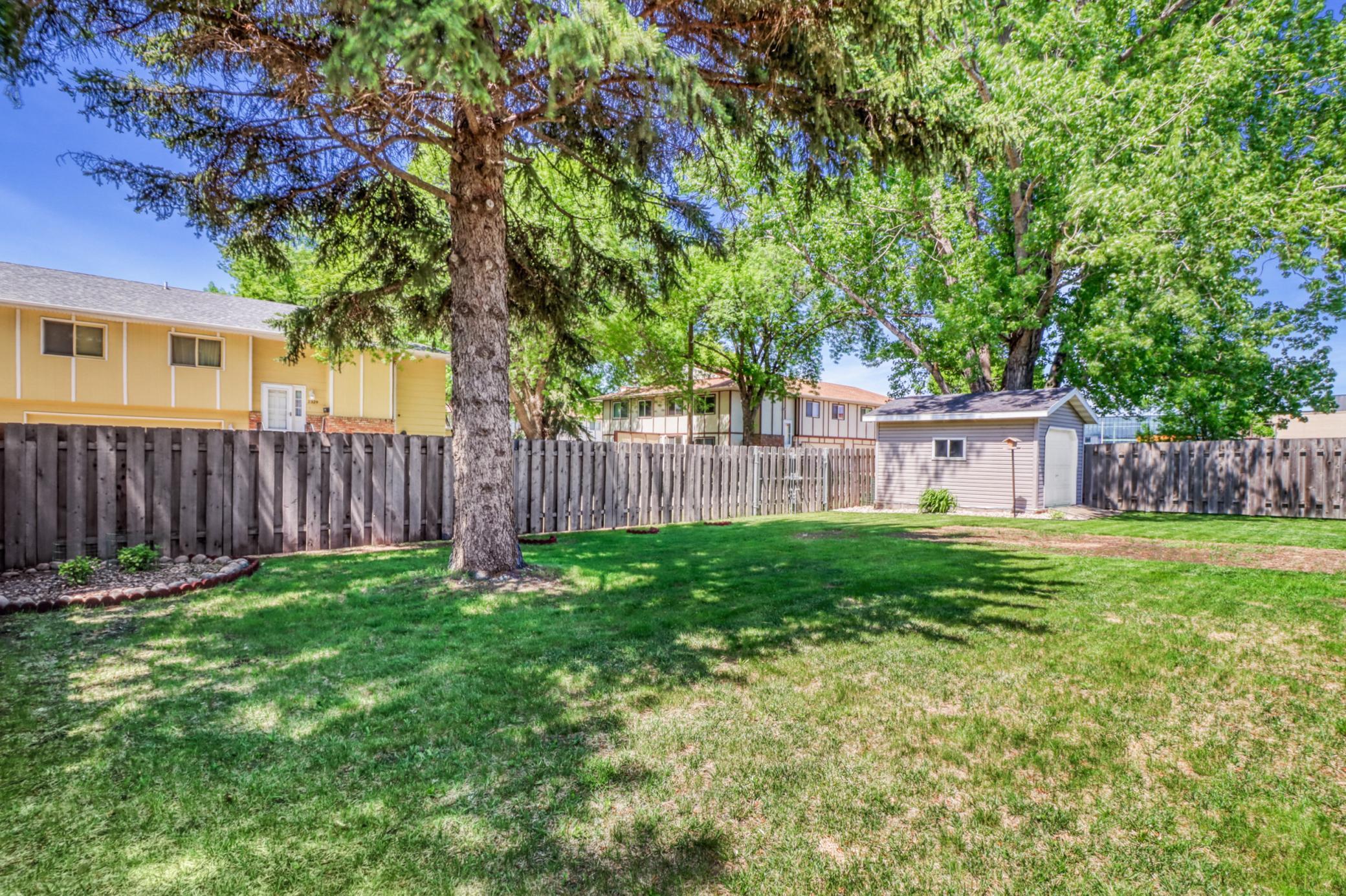 1975 single family home for sale at 409 Oakway in Moorhead, MN — 4 bed, 2 bath (photo 48 of 50)