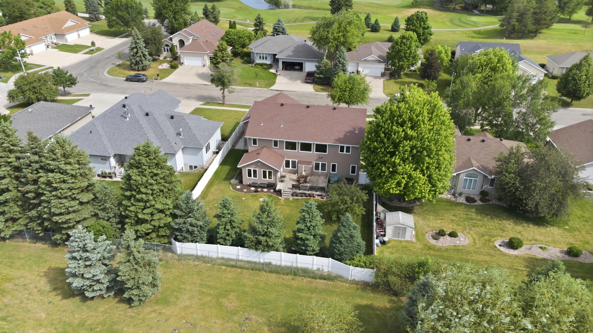 2012 single family home for sale at 965 18th Avenue Circle N in Moorhead, MN — 6 bed, 5 bath (photo 2 of 64)