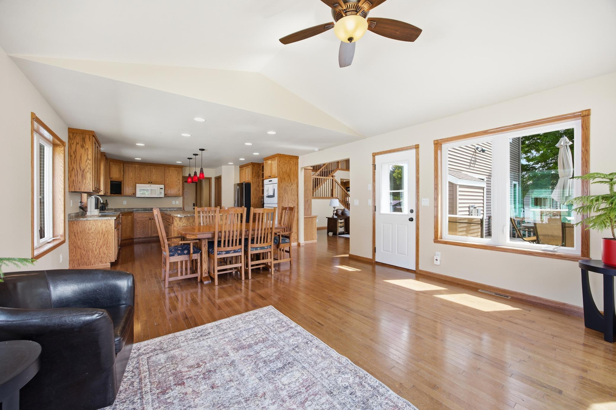 2012 single family home for sale at 965 18th Avenue Circle N in Moorhead, MN — 6 bed, 5 bath (photo 11 of 64)