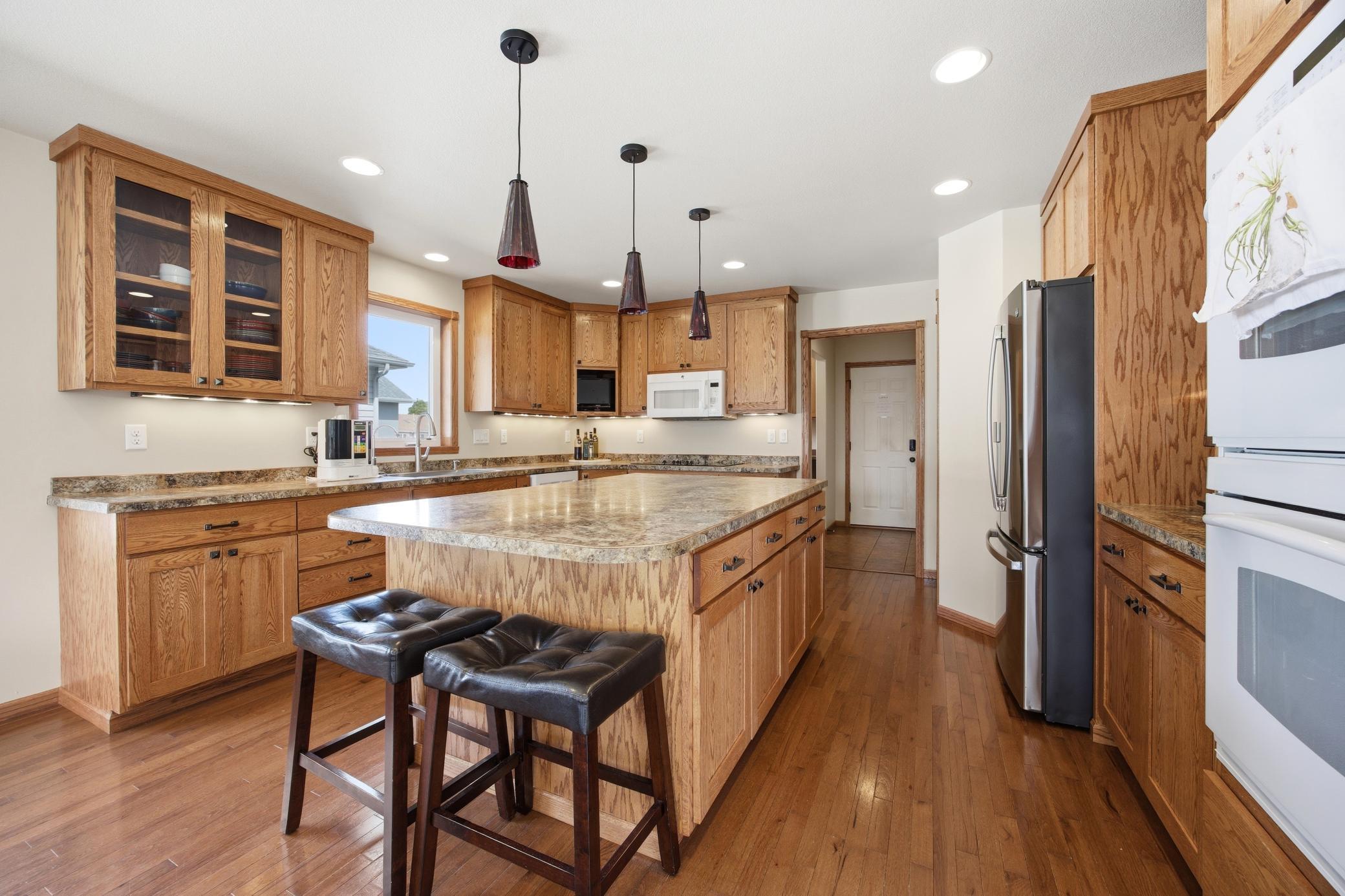 2012 single family home for sale at 965 18th Avenue Circle N in Moorhead, MN — 6 bed, 5 bath (photo 13 of 64)