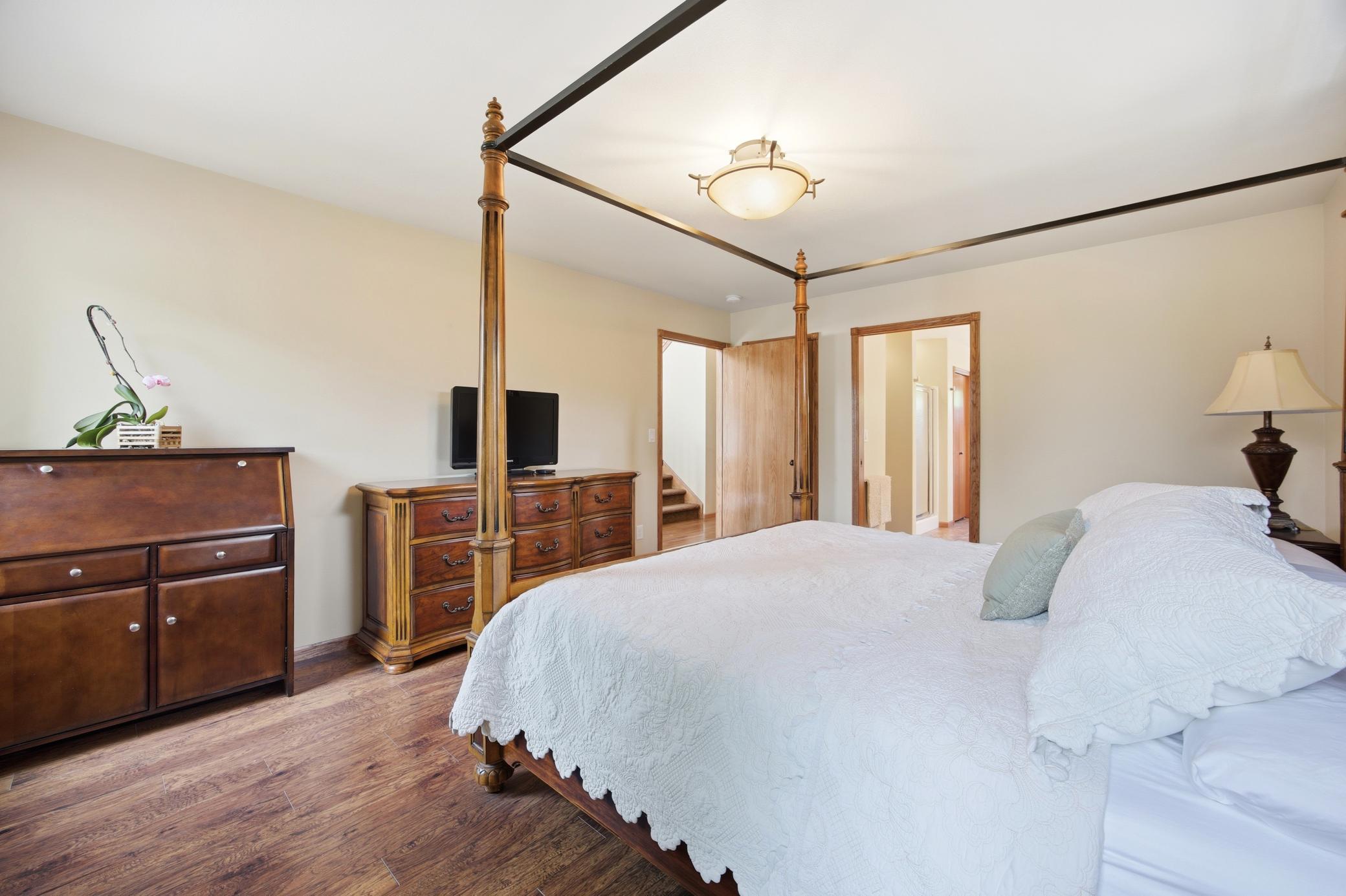 2012 single family home for sale at 965 18th Avenue Circle N in Moorhead, MN — 6 bed, 5 bath (photo 23 of 64)
