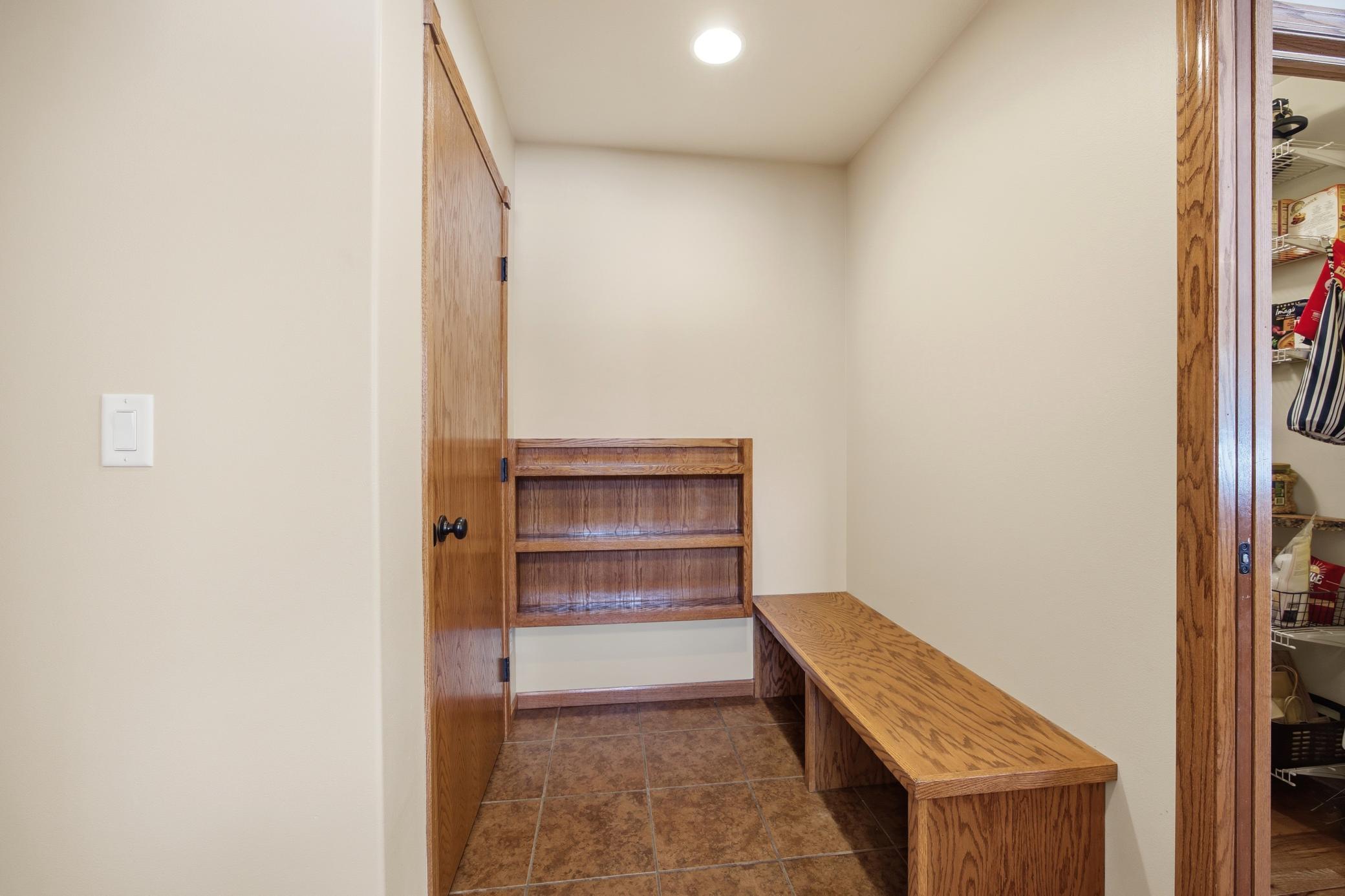 2012 single family home for sale at 965 18th Avenue Circle N in Moorhead, MN — 6 bed, 5 bath (photo 30 of 64)
