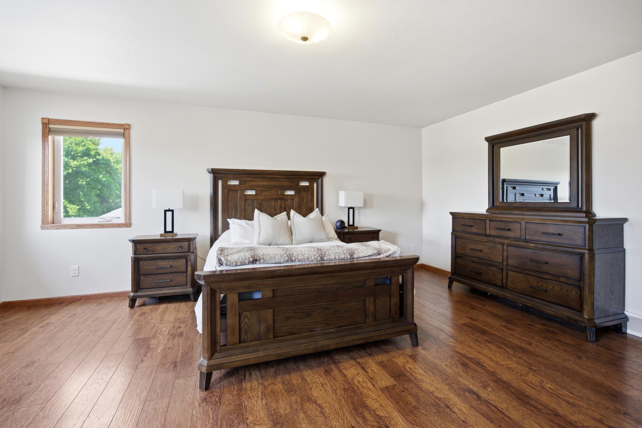 2012 single family home for sale at 965 18th Avenue Circle N in Moorhead, MN — 6 bed, 5 bath (photo 36 of 64)