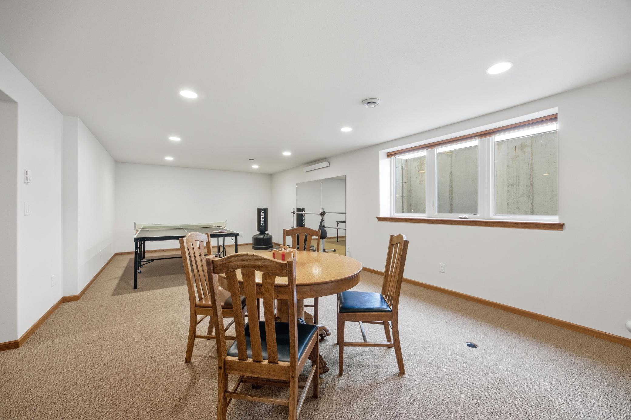 2012 single family home for sale at 965 18th Avenue Circle N in Moorhead, MN — 6 bed, 5 bath (photo 51 of 64)