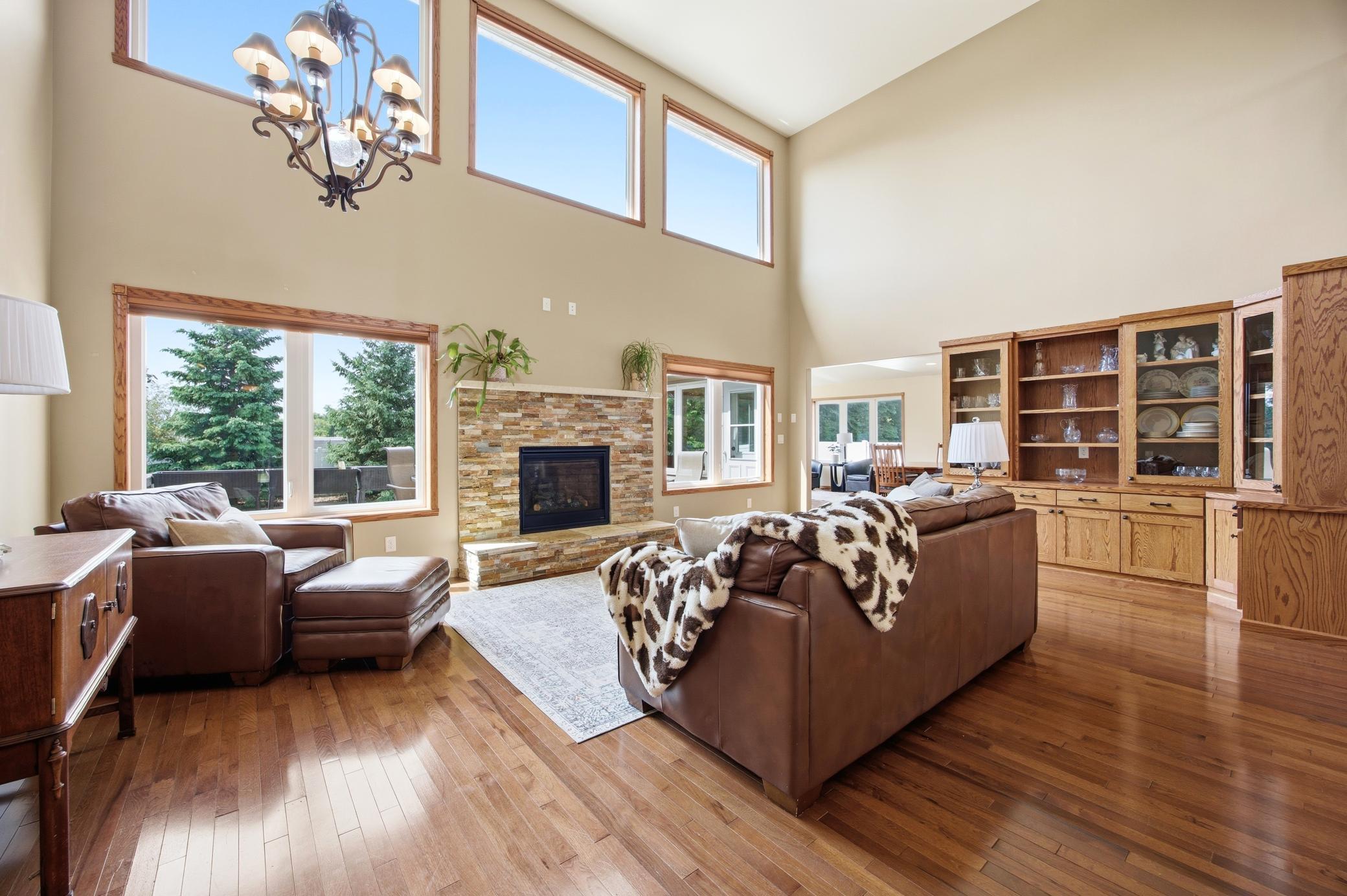 2012 single family home for sale at 965 18th Avenue Circle N in Moorhead, MN — 6 bed, 5 bath (photo 7 of 64)