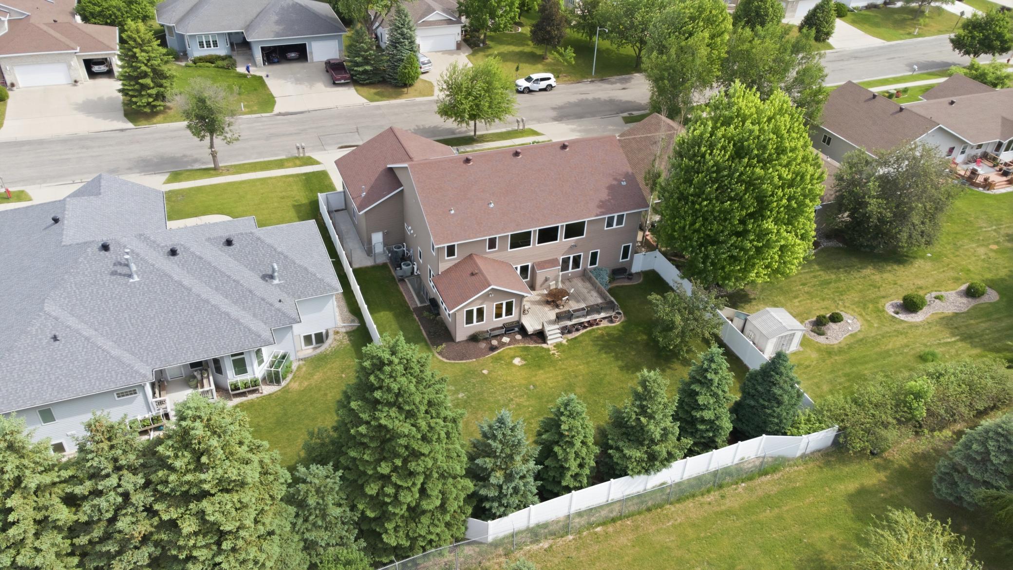 2012 single family home for sale at 965 18th Avenue Circle N in Moorhead, MN — 6 bed, 5 bath (photo 61 of 64)
