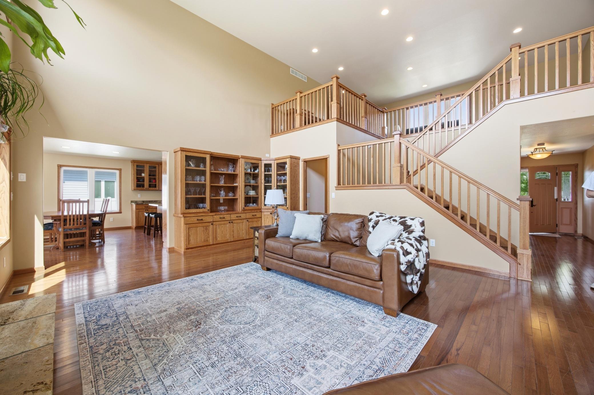 2012 single family home for sale at 965 18th Avenue Circle N in Moorhead, MN — 6 bed, 5 bath (photo 8 of 64)