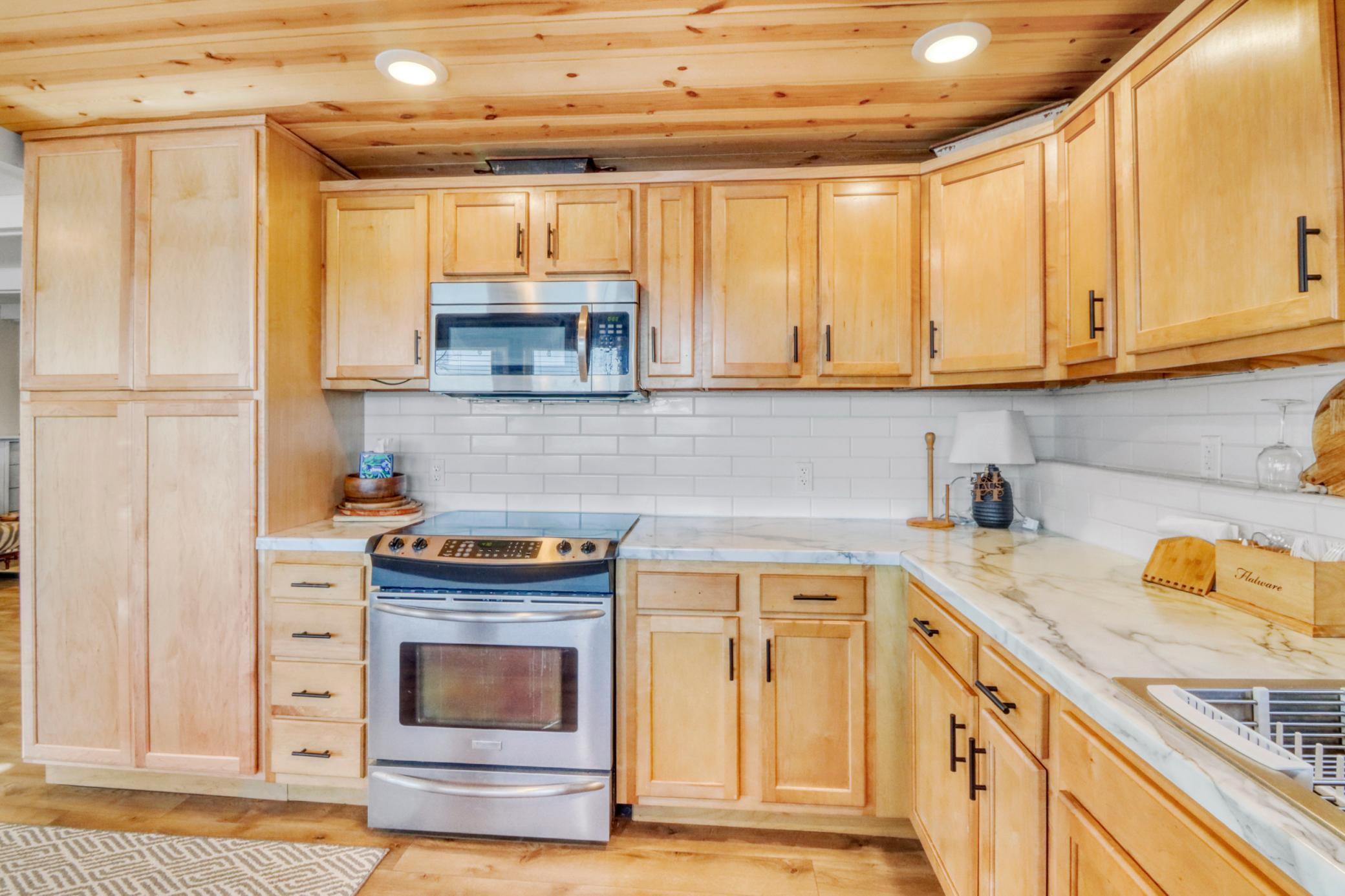 1974 single family home for sale at 32628 Heilberger Drive in Erhard, MN — 3 bed, 2 bath (photo 11 of 67)