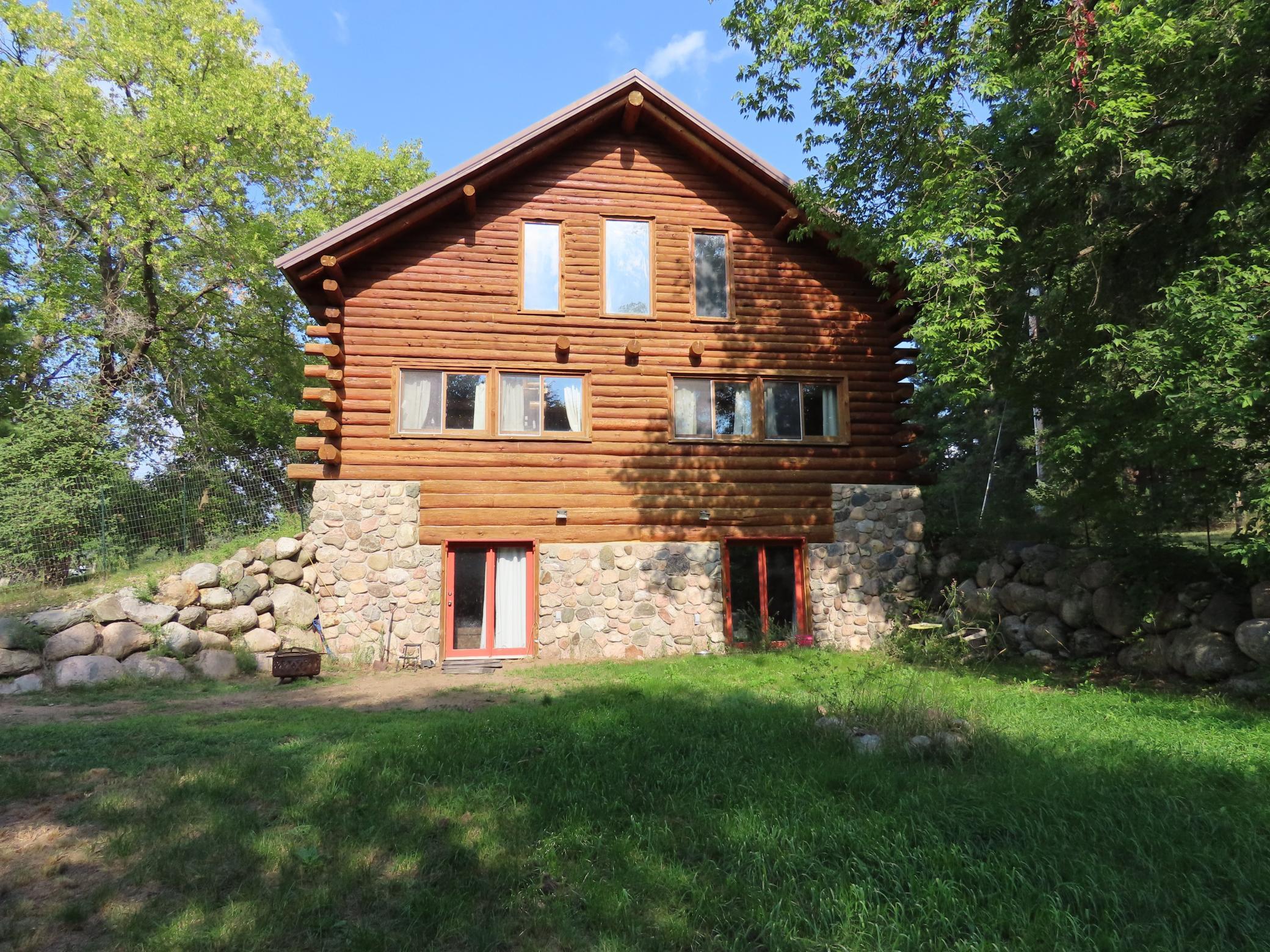 2005 single family home for sale at 910 Pine Street in Park Rapids, MN — 3 bed, 3 bath