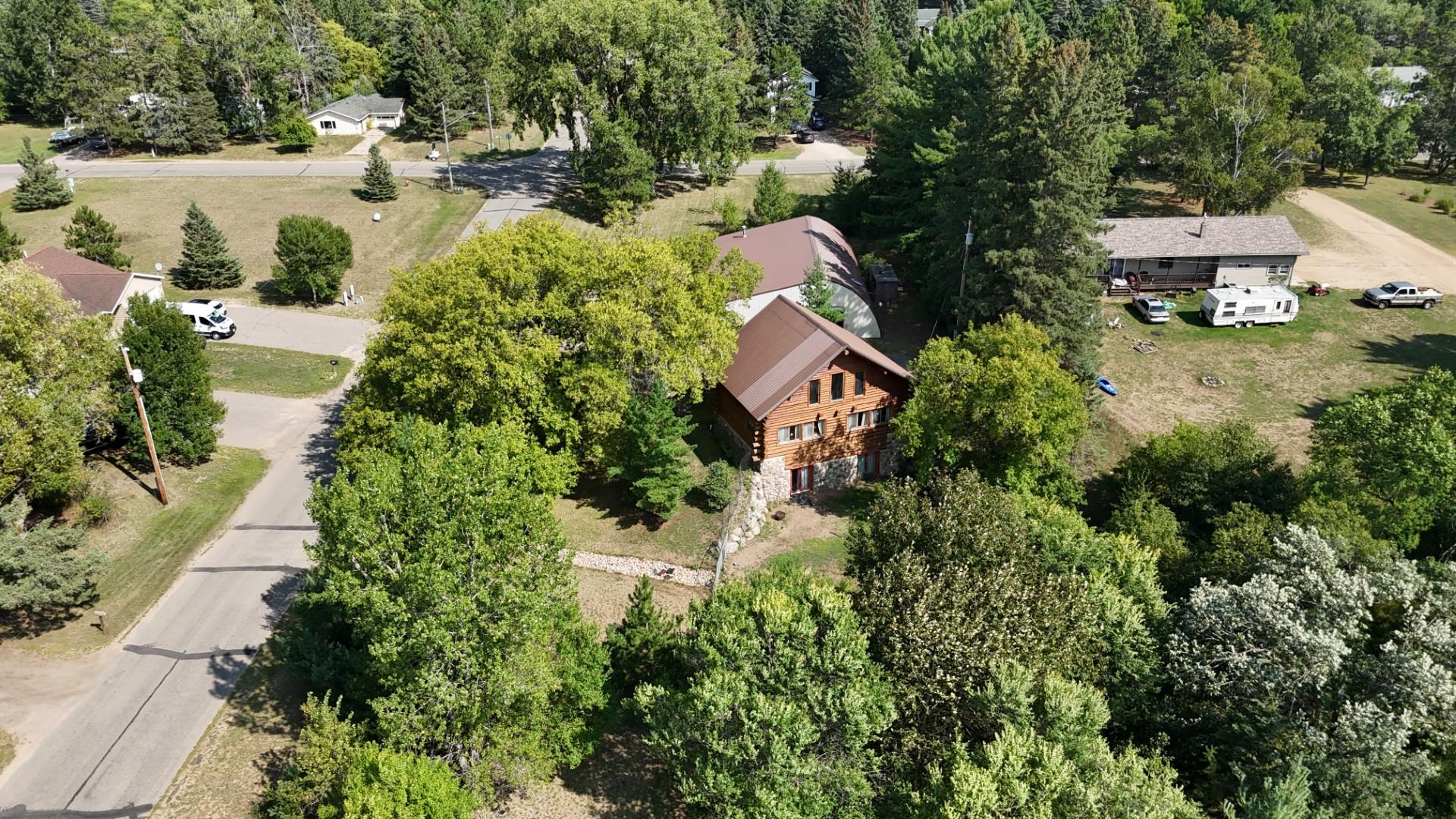 2005 single family home for sale at 910 Pine Street in Park Rapids, MN — 3 bed, 3 bath (photo 3 of 47)
