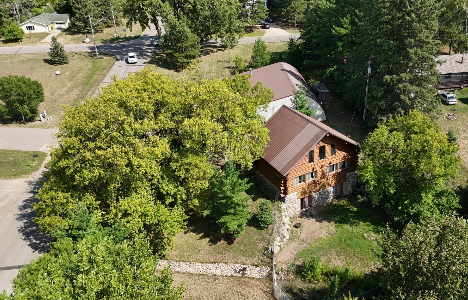 2005 single family home for sale at 910 Pine Street in Park Rapids, MN — 3 bed, 3 bath (photo 35 of 47)