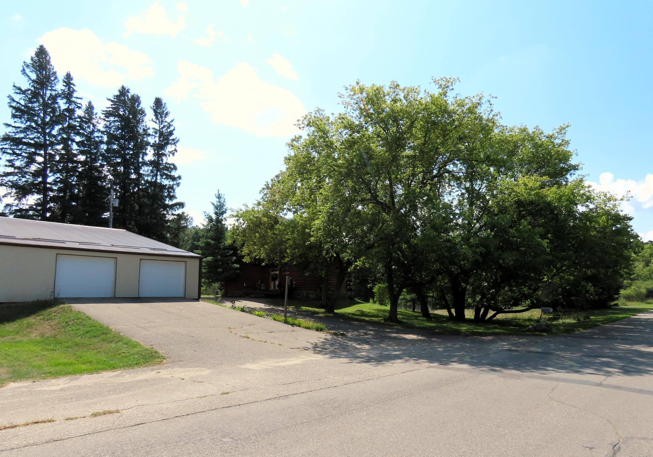 2005 single family home for sale at 910 Pine Street in Park Rapids, MN — 3 bed, 3 bath (photo 43 of 47)