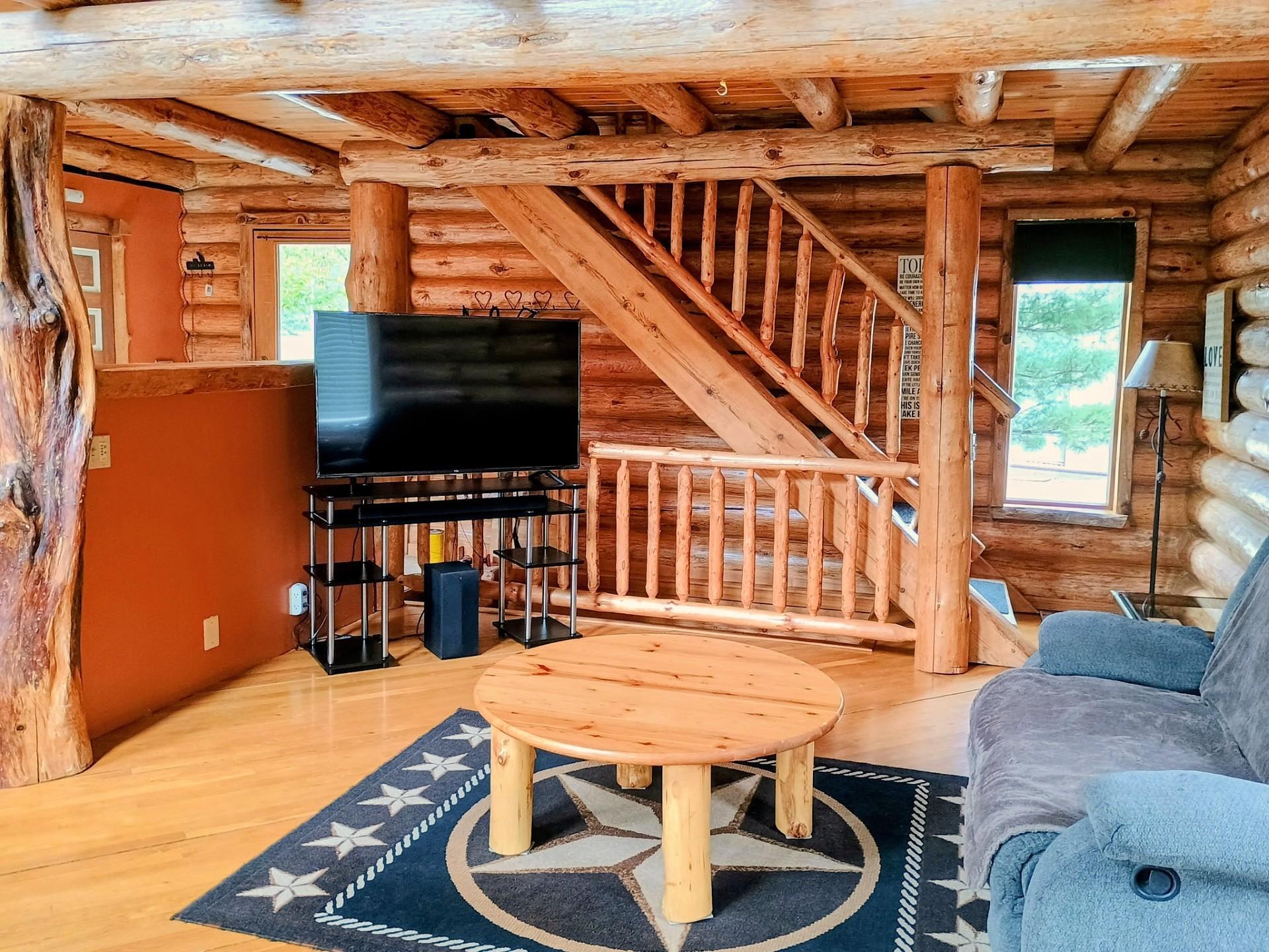 2005 single family home for sale at 910 Pine Street in Park Rapids, MN — 3 bed, 3 bath (photo 8 of 47)