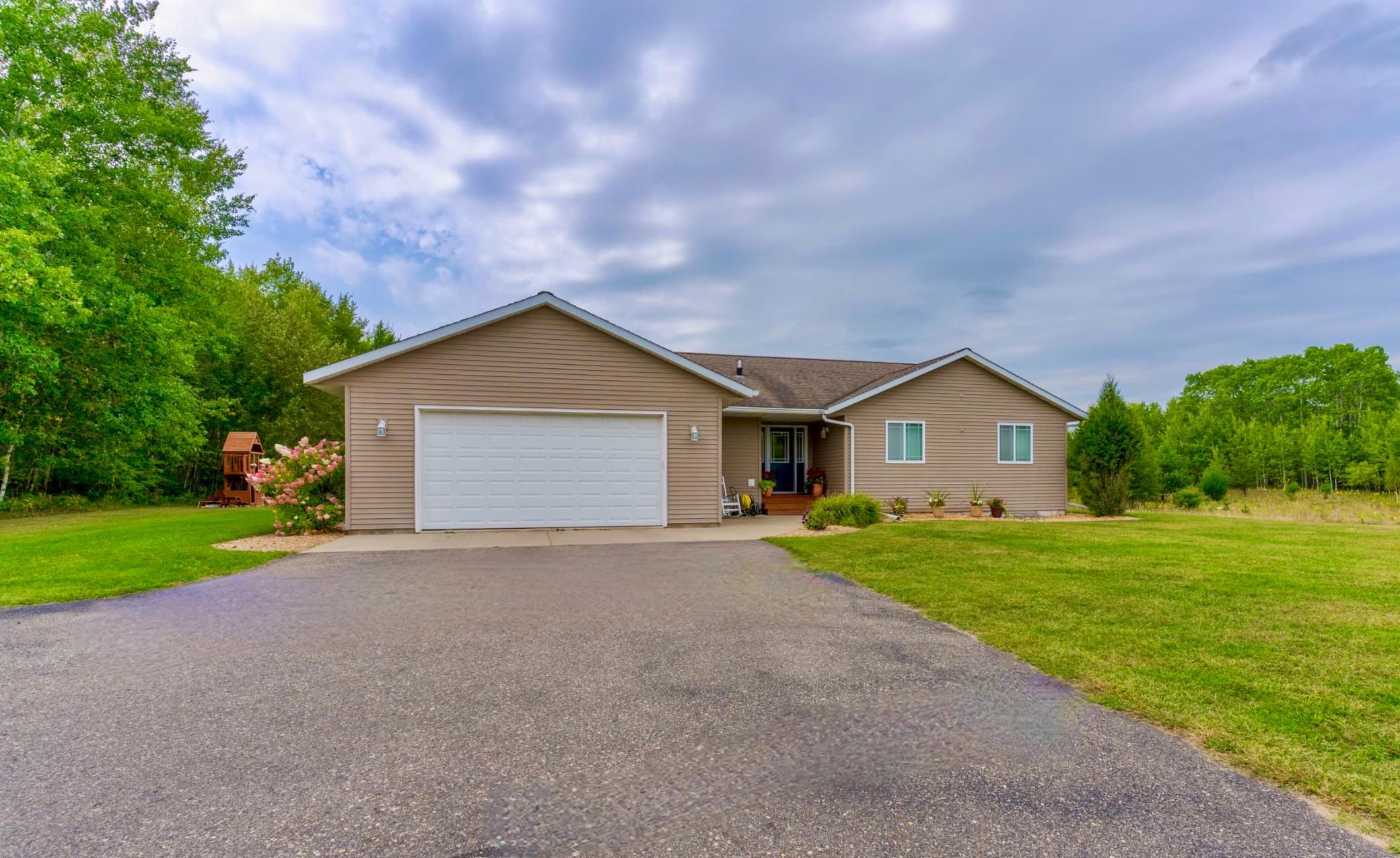 2011 single family home for sale at 10807 Tavistock Road NW in Bemidji, MN — 4 bed, 3 bath