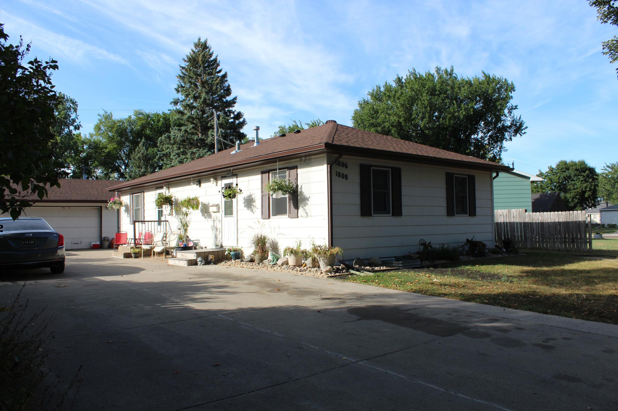 1806-1808 S 8th Avenue S, Fargo, ND