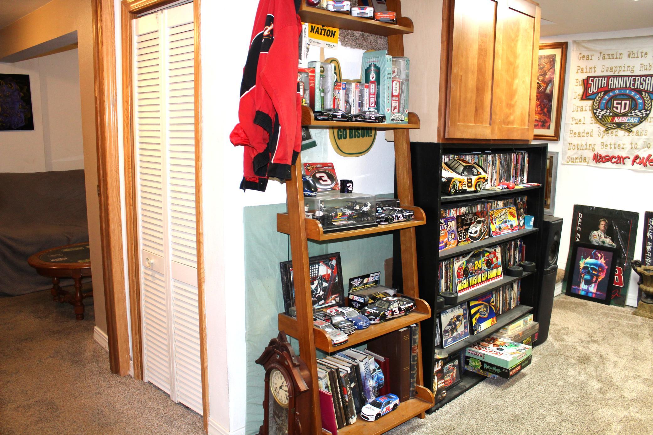 1951 duplex for sale at 1806-1808 S 8th Avenue S in Fargo, ND — 4 bed, 2 bath (photo 15 of 37)