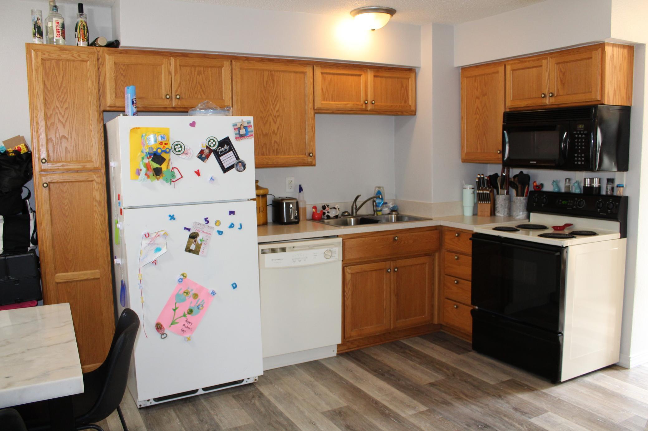 1951 duplex for sale at 1806-1808 S 8th Avenue S in Fargo, ND — 4 bed, 2 bath (photo 22 of 37)