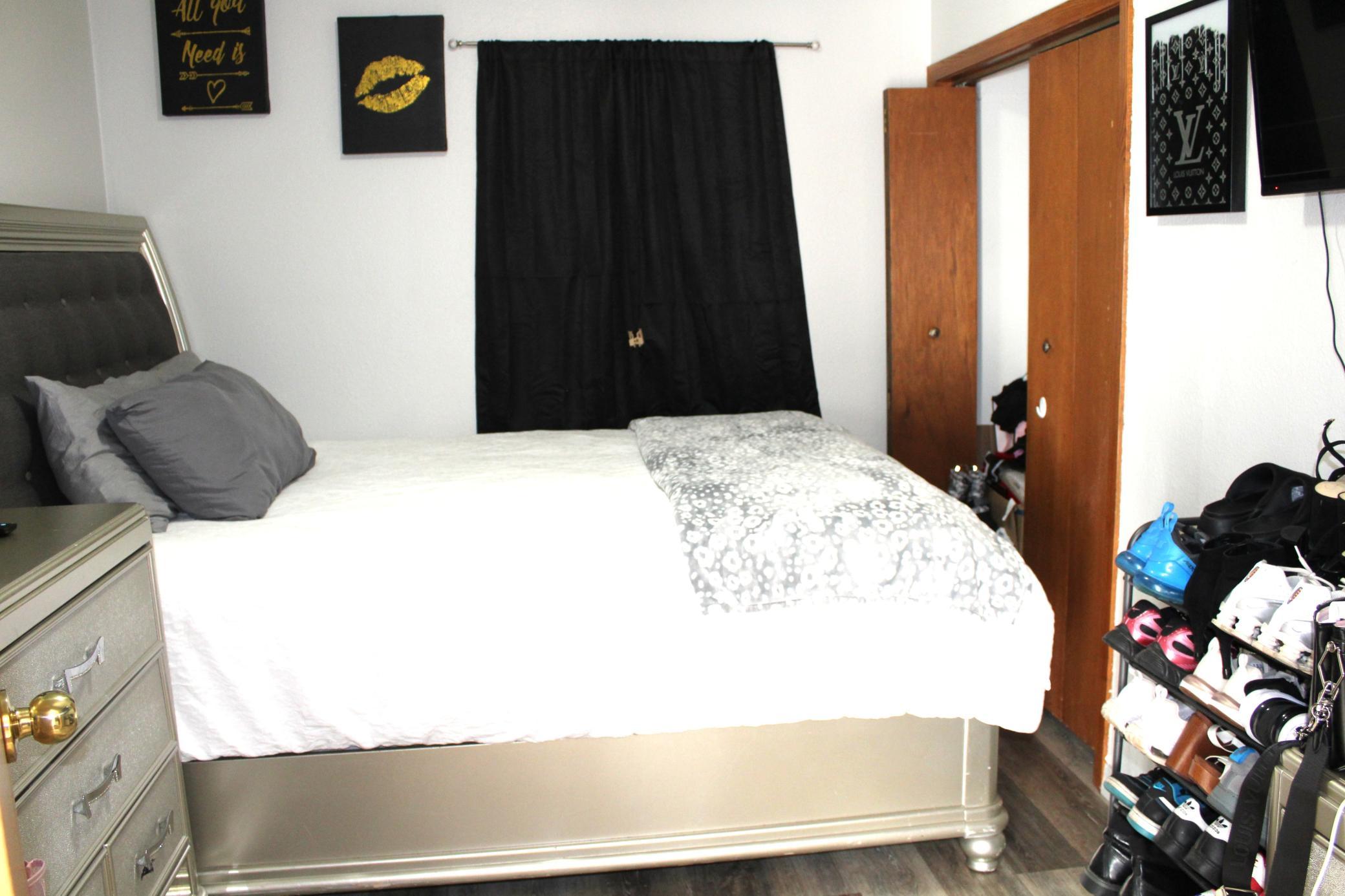 1951 duplex for sale at 1806-1808 S 8th Avenue S in Fargo, ND — 4 bed, 2 bath (photo 25 of 37)