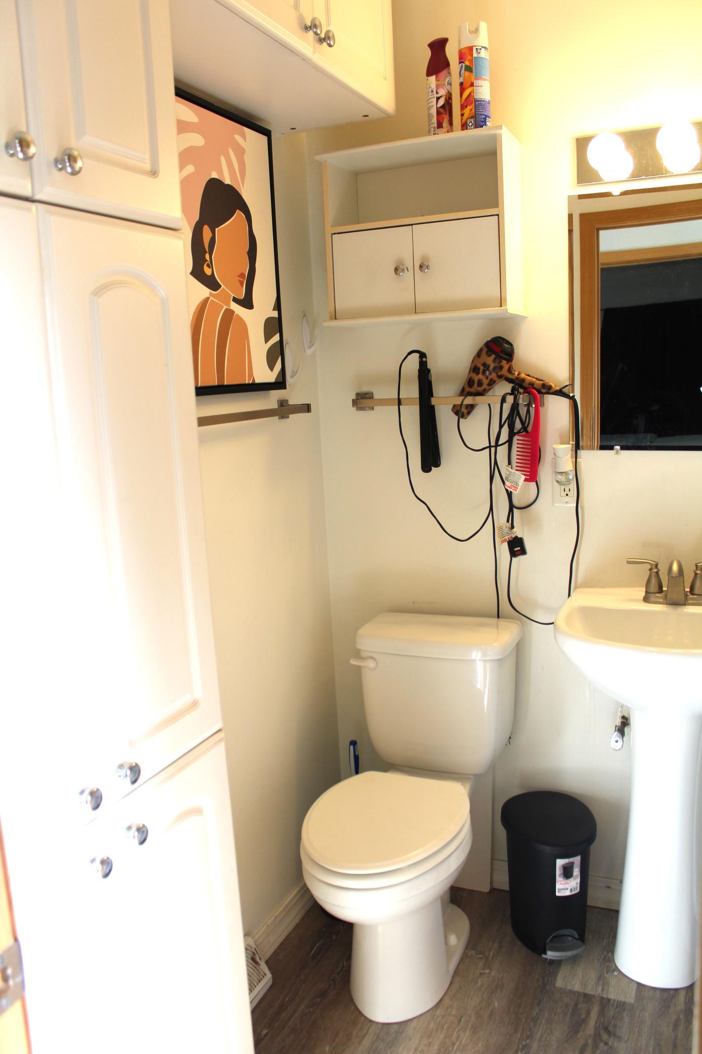 1951 duplex for sale at 1806-1808 S 8th Avenue S in Fargo, ND — 4 bed, 2 bath (photo 26 of 37)