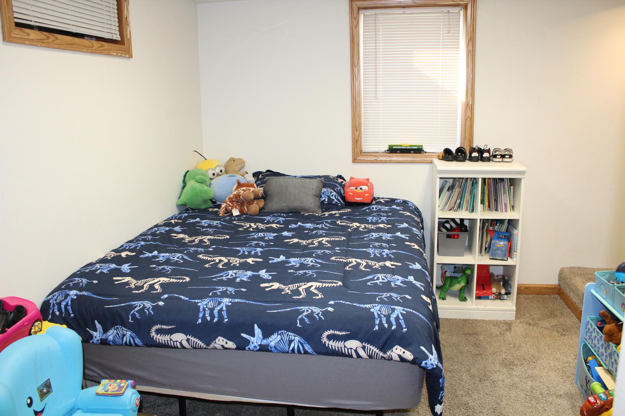 1951 duplex for sale at 1806-1808 S 8th Avenue S in Fargo, ND — 4 bed, 2 bath (photo 29 of 37)