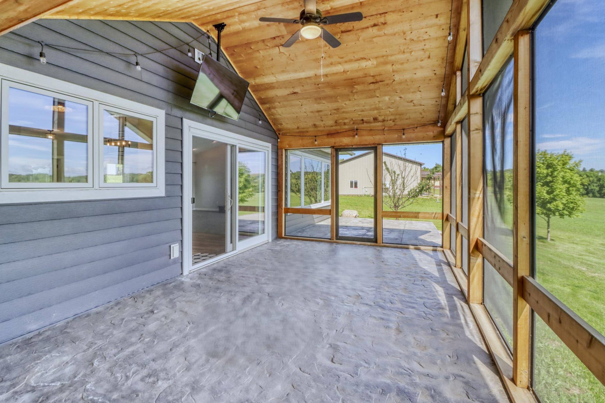 2018 single family home for sale at 24718 W Elbow Road in Pelican Rapids, MN — 3 bed, 2 bath (photo 14 of 85)