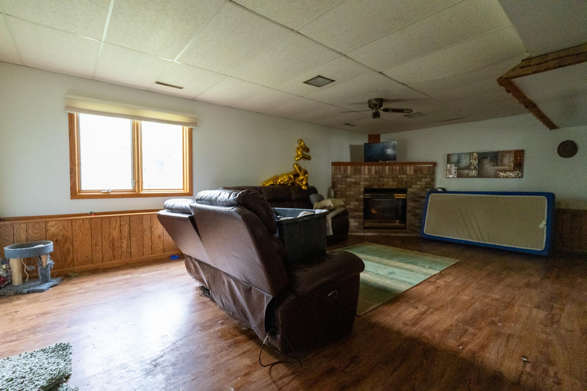 1977 single family home for sale at 202 11th Avenue E in West Fargo, ND — 3 bed, 2 bath (photo 11 of 27)