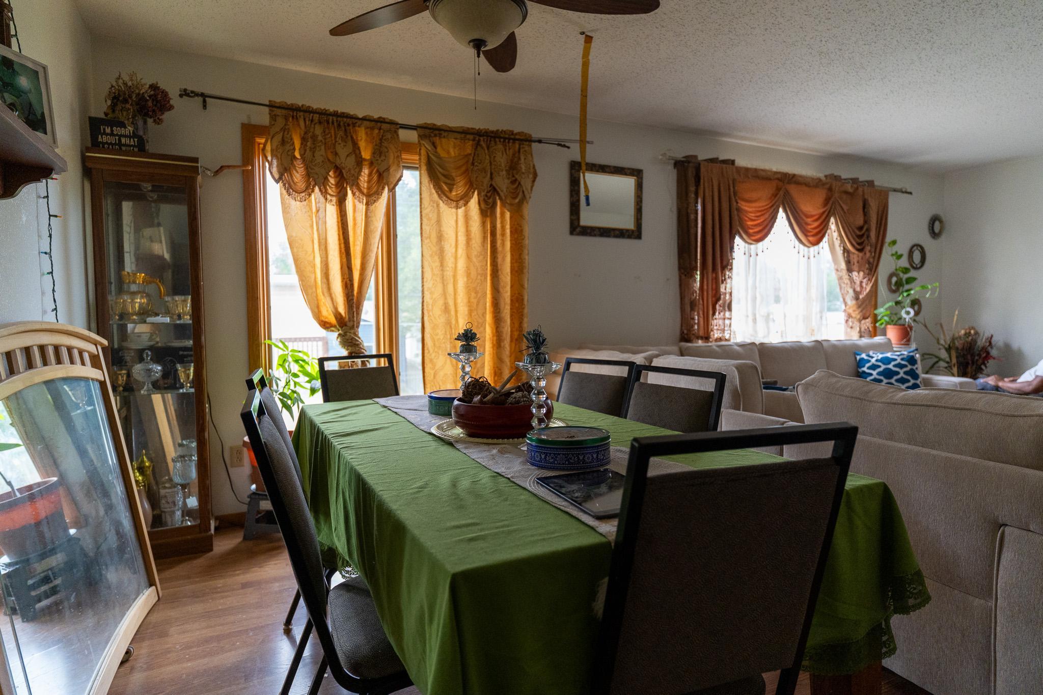 1977 single family home for sale at 202 11th Avenue E in West Fargo, ND — 3 bed, 2 bath (photo 3 of 27)